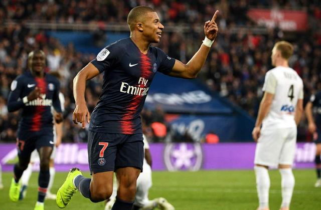 安东尼·戴维斯左手手术或将终结其独行侠生涯，交易传闻再起